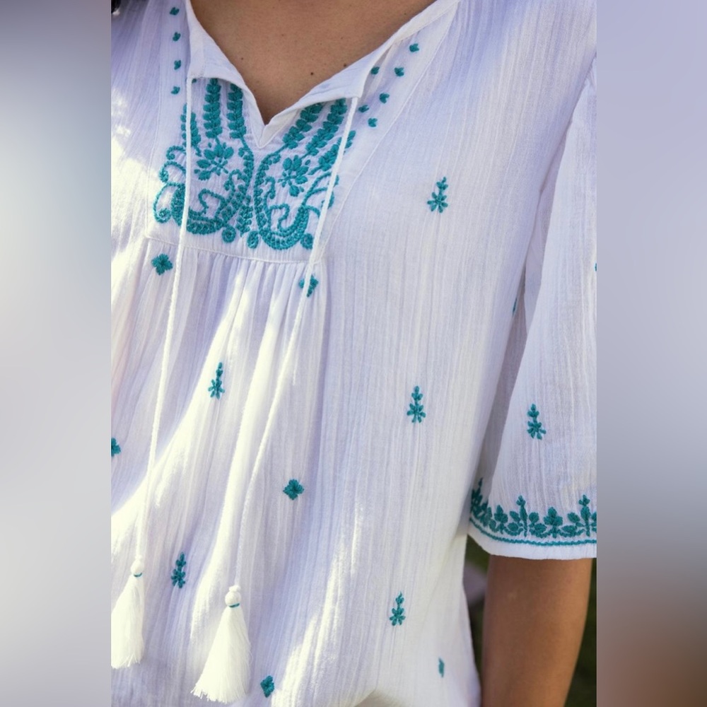 Soft Surroundings Womens Boho White and Teal Embroidered Oliana Top, L NEW